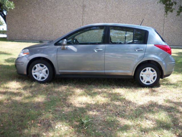 2011 Nissan Versa Carrera C4S