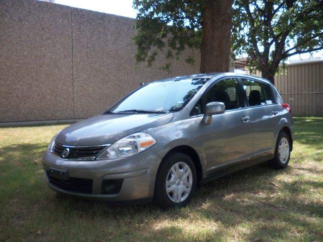 2011 Nissan Versa Carrera C4S