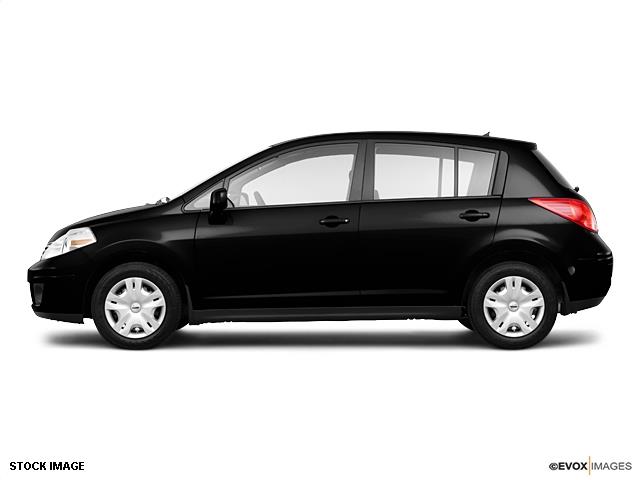 2011 Nissan Versa Quad Cab HEMI SLT