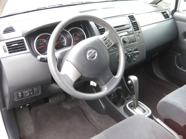 2011 Nissan Versa Carrera C4S