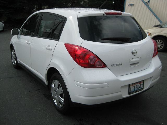 2011 Nissan Versa Carrera C4S