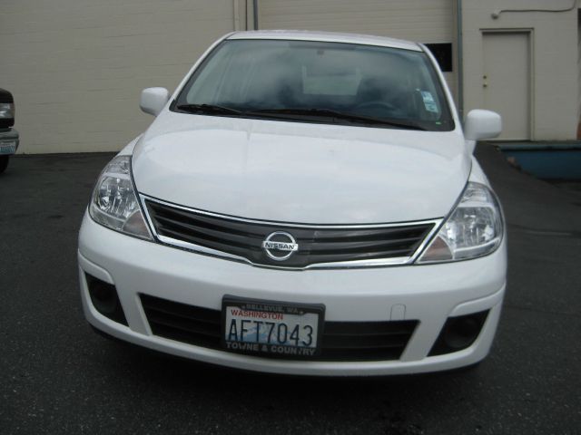 2011 Nissan Versa Carrera C4S