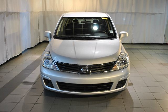 2011 Nissan Versa Carrera C4S