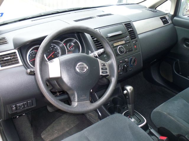 2011 Nissan Versa Carrera C4S