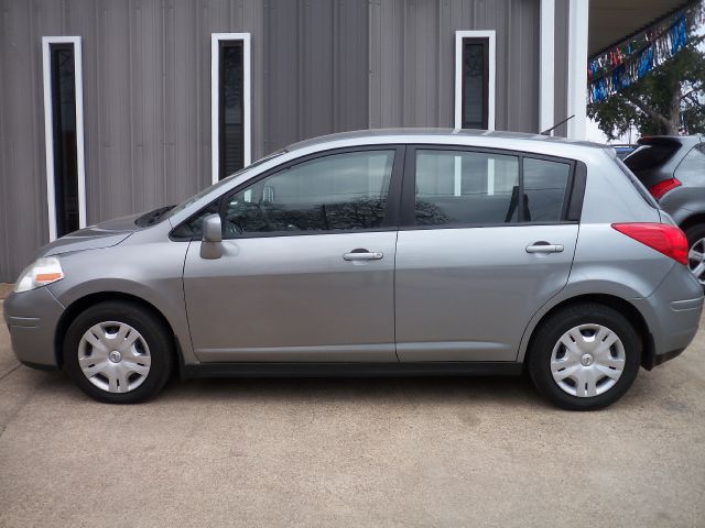 2011 Nissan Versa Carrera C4S