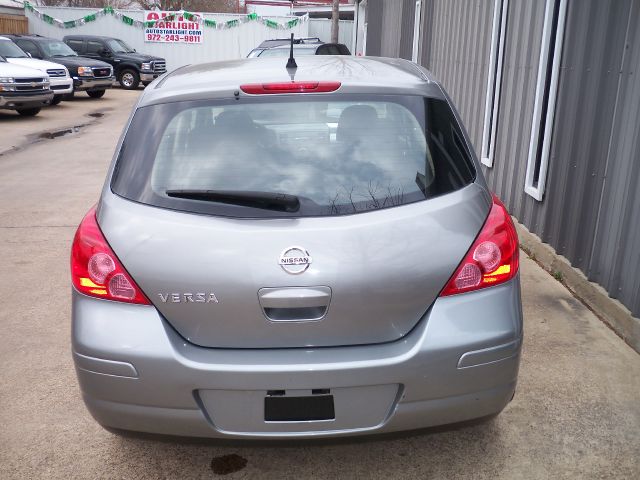 2011 Nissan Versa Carrera C4S