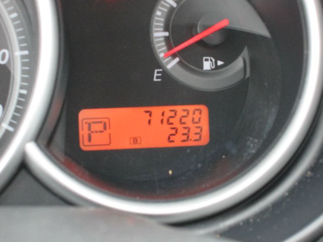 2011 Nissan Versa Crew Cab Standard Box 2-wheel Drive SLE