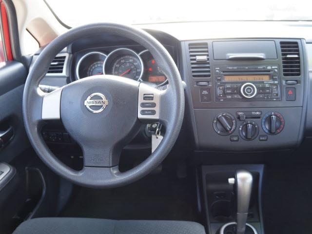 2011 Nissan Versa E43