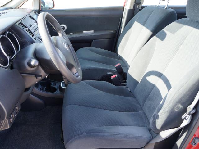 2011 Nissan Versa E43