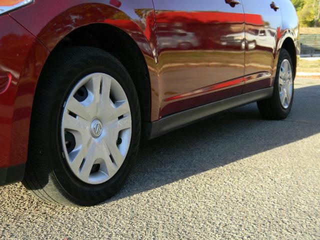 2011 Nissan Versa 1500 SLE 4WD