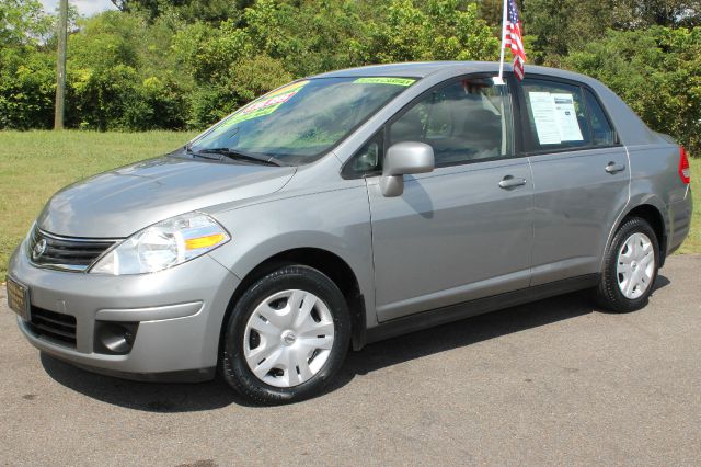 2011 Nissan Versa Crew Cab Standard Box 2-wheel Drive SLE