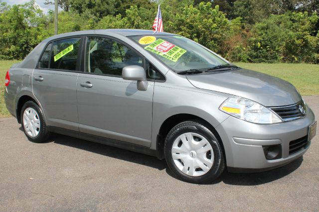 2011 Nissan Versa Crew Cab Standard Box 2-wheel Drive SLE