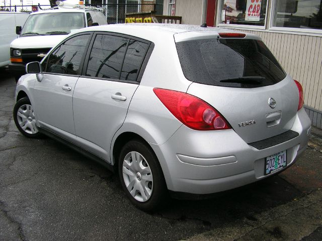 2011 Nissan Versa XR