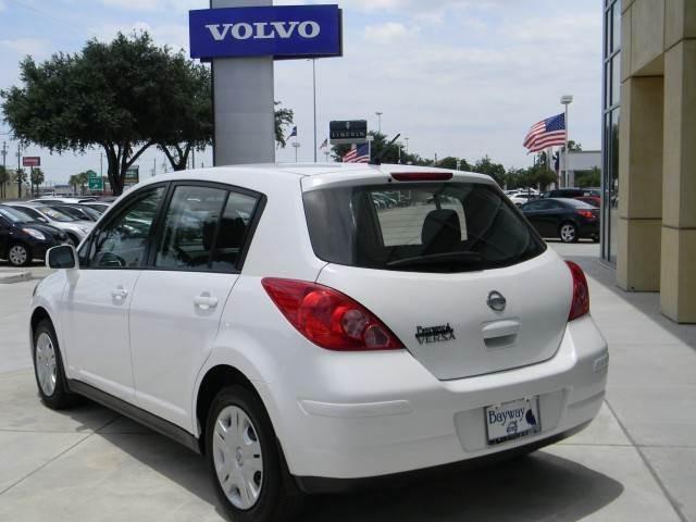 2011 Nissan Versa SR5 E. Cab 4x4 V8