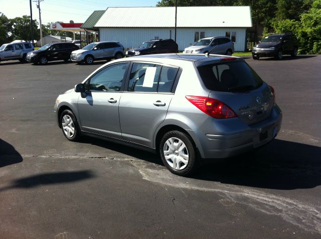 2011 Nissan Versa Carrera C4S
