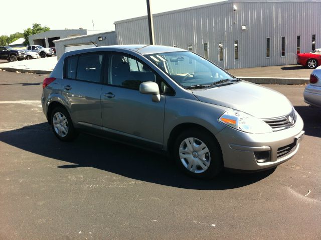 2011 Nissan Versa Carrera C4S