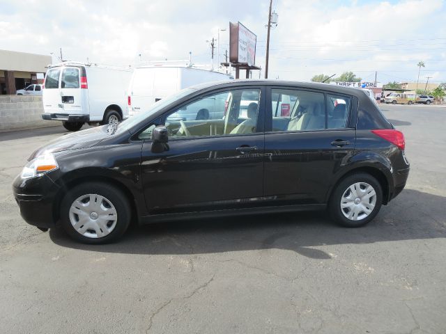 2011 Nissan Versa Carrera C4S