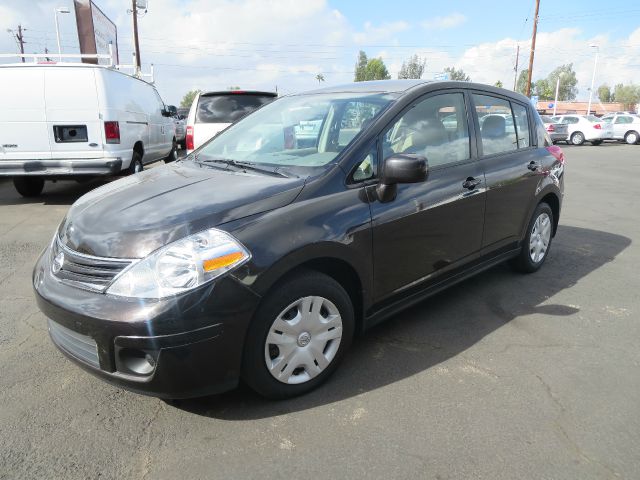 2011 Nissan Versa Carrera C4S