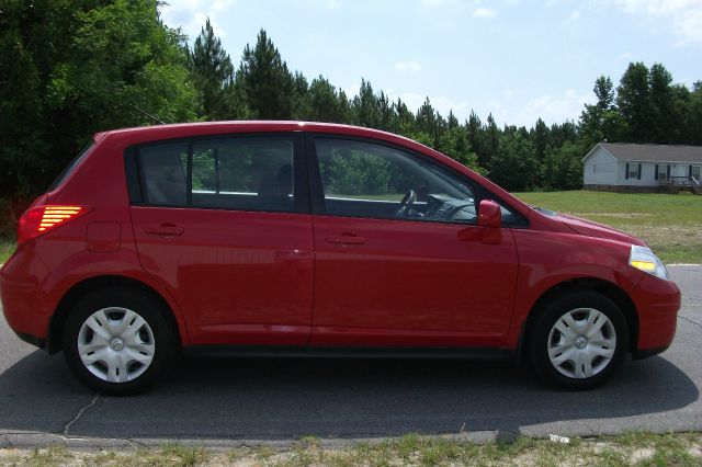 2011 Nissan Versa Carrera C4S