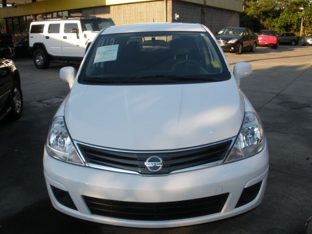 2011 Nissan Versa Carrera C4S