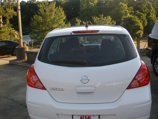 2011 Nissan Versa Carrera C4S