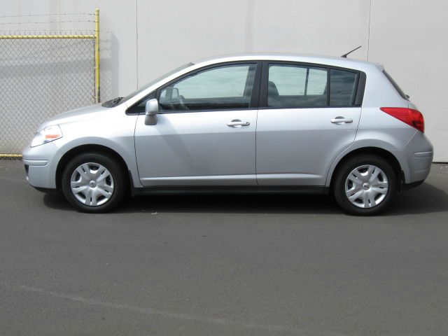 2011 Nissan Versa Carrera C4S