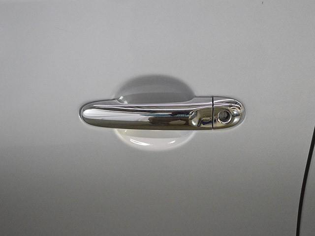 2012 Nissan Versa 4dr Sdn LE Auto (SE) Sedan