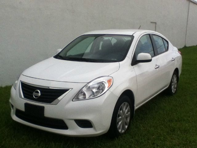 2012 Nissan Versa Unknown