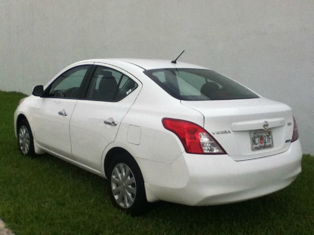 2012 Nissan Versa Unknown