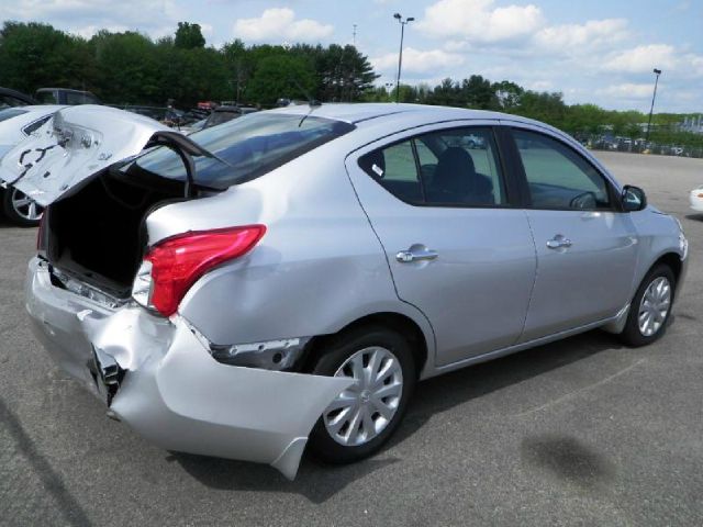 2012 Nissan Versa Track Edition 3.8