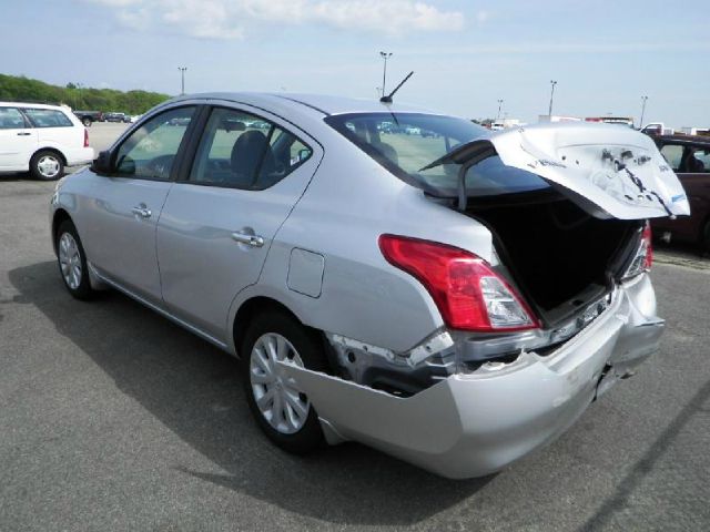 2012 Nissan Versa Track Edition 3.8