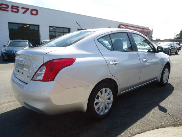 2012 Nissan Versa Track Edition 3.8