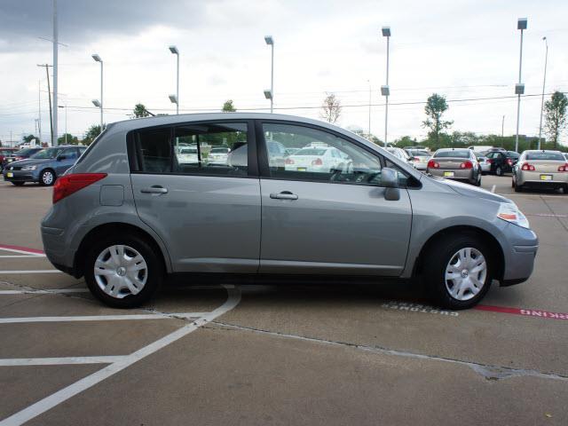 2012 Nissan Versa E43
