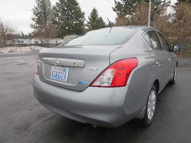 2012 Nissan Versa 4dr Sdn LE Auto (SE) Sedan