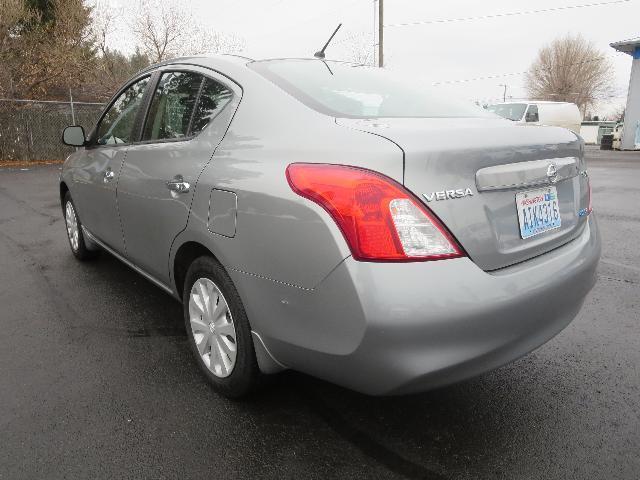 2012 Nissan Versa 4dr Sdn LE Auto (SE) Sedan