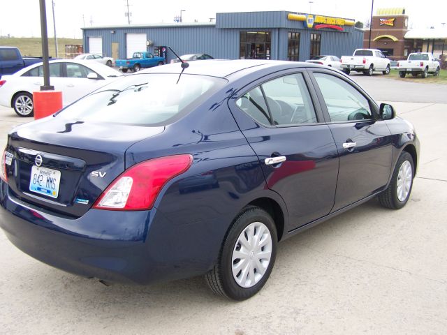 2012 Nissan Versa 4.6L Eddie Bauer