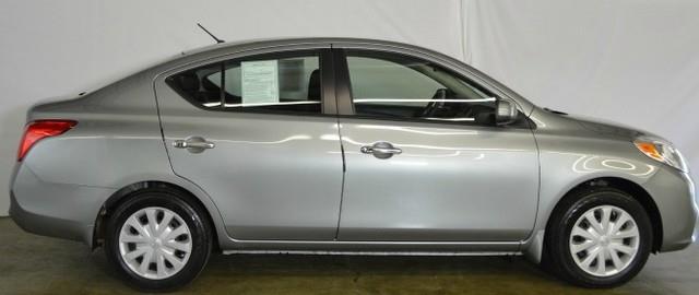 2012 Nissan Versa 4dr Sdn LE Auto (SE) Sedan
