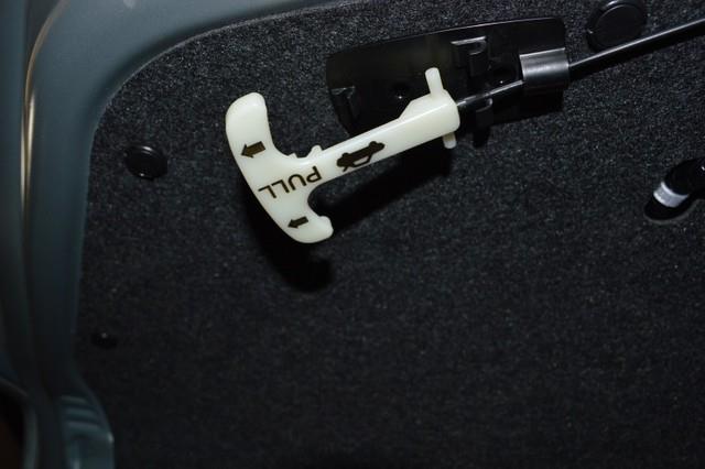 2012 Nissan Versa 4dr Sdn LE Auto (SE) Sedan