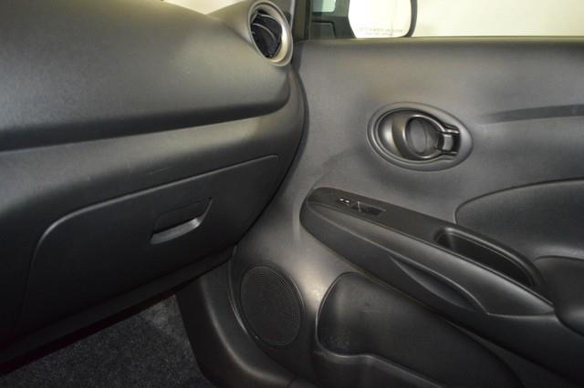 2012 Nissan Versa 4dr Sdn LE Auto (SE) Sedan
