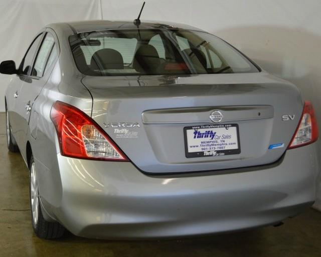 2012 Nissan Versa 4dr Sdn LE Auto (SE) Sedan