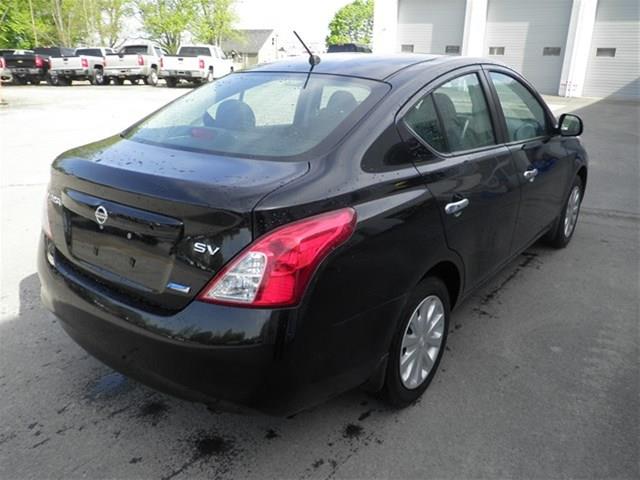 2012 Nissan Versa Unknown