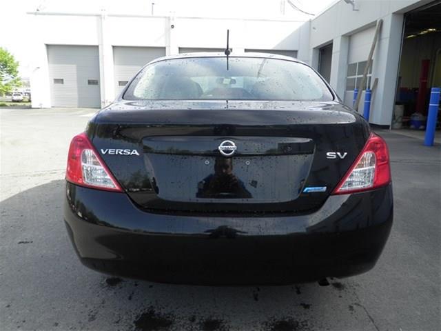 2012 Nissan Versa Unknown