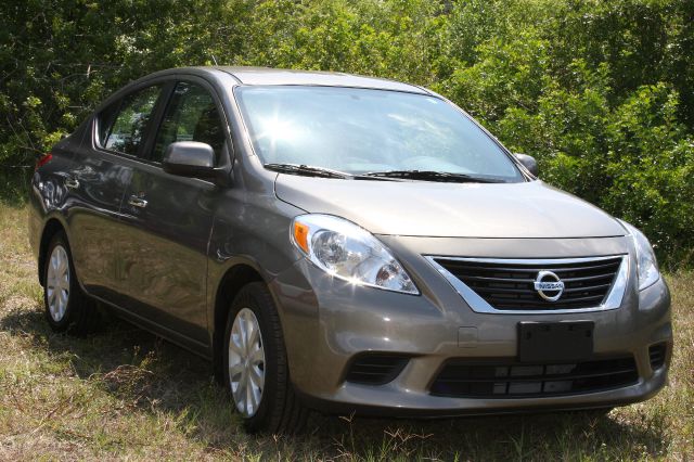 2013 Nissan Versa T6/ AWD