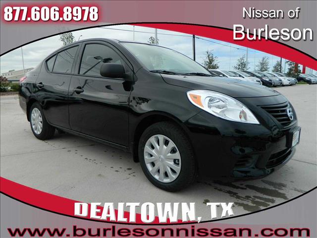 2014 Nissan Versa SE, 7 Pass, C.D. Player