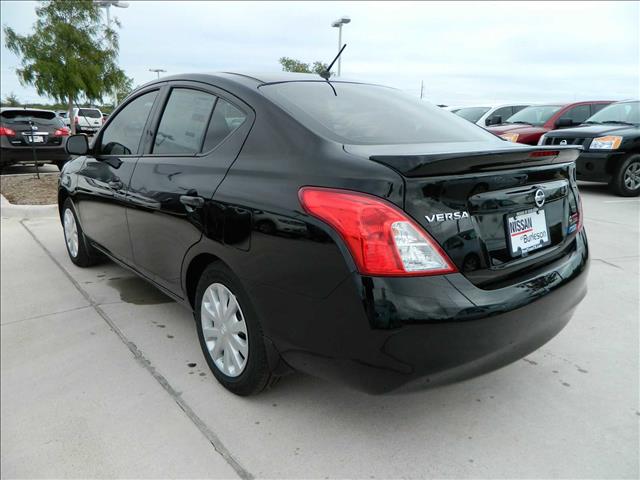 2014 Nissan Versa SE, 7 Pass, C.D. Player