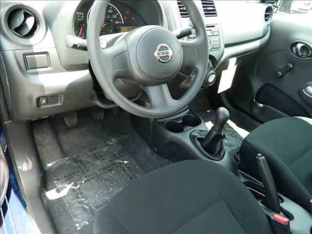 2014 Nissan Versa SP Pchair Abs/sab