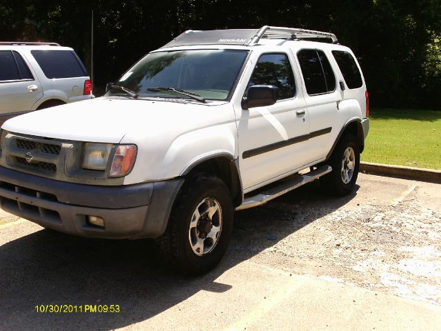 2000 Nissan Xterra EX-L W/ DVD System