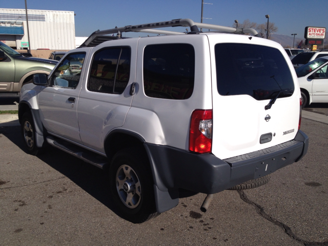 2000 Nissan Xterra AWD W/leatherroof (7pass)