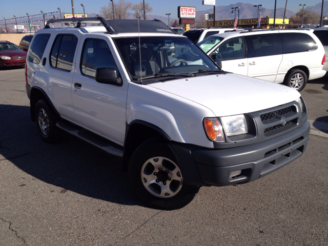 2000 Nissan Xterra AWD W/leatherroof (7pass)