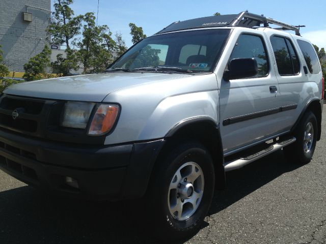 2000 Nissan Xterra EX-L W/ DVD System